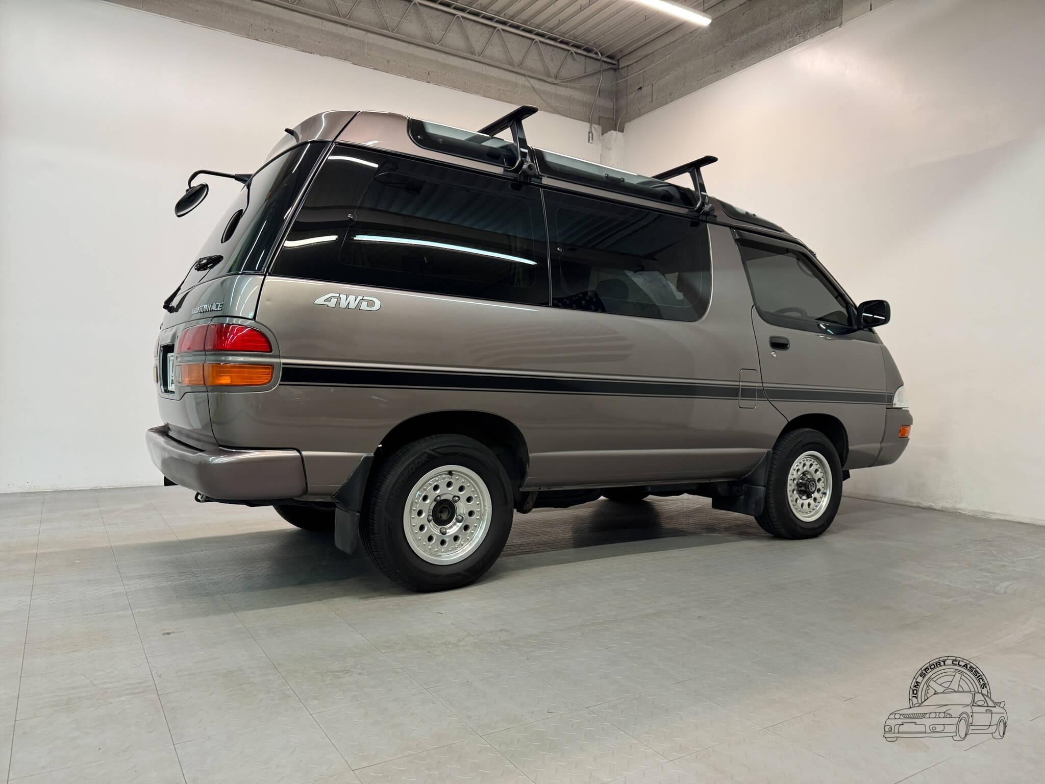1994 Toyota TownAce Super Extra Skylite Roof