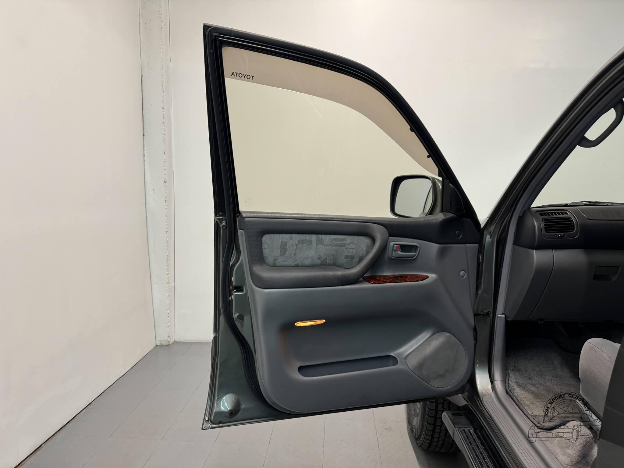 1999 Toyota Land Cruiser VX Limited