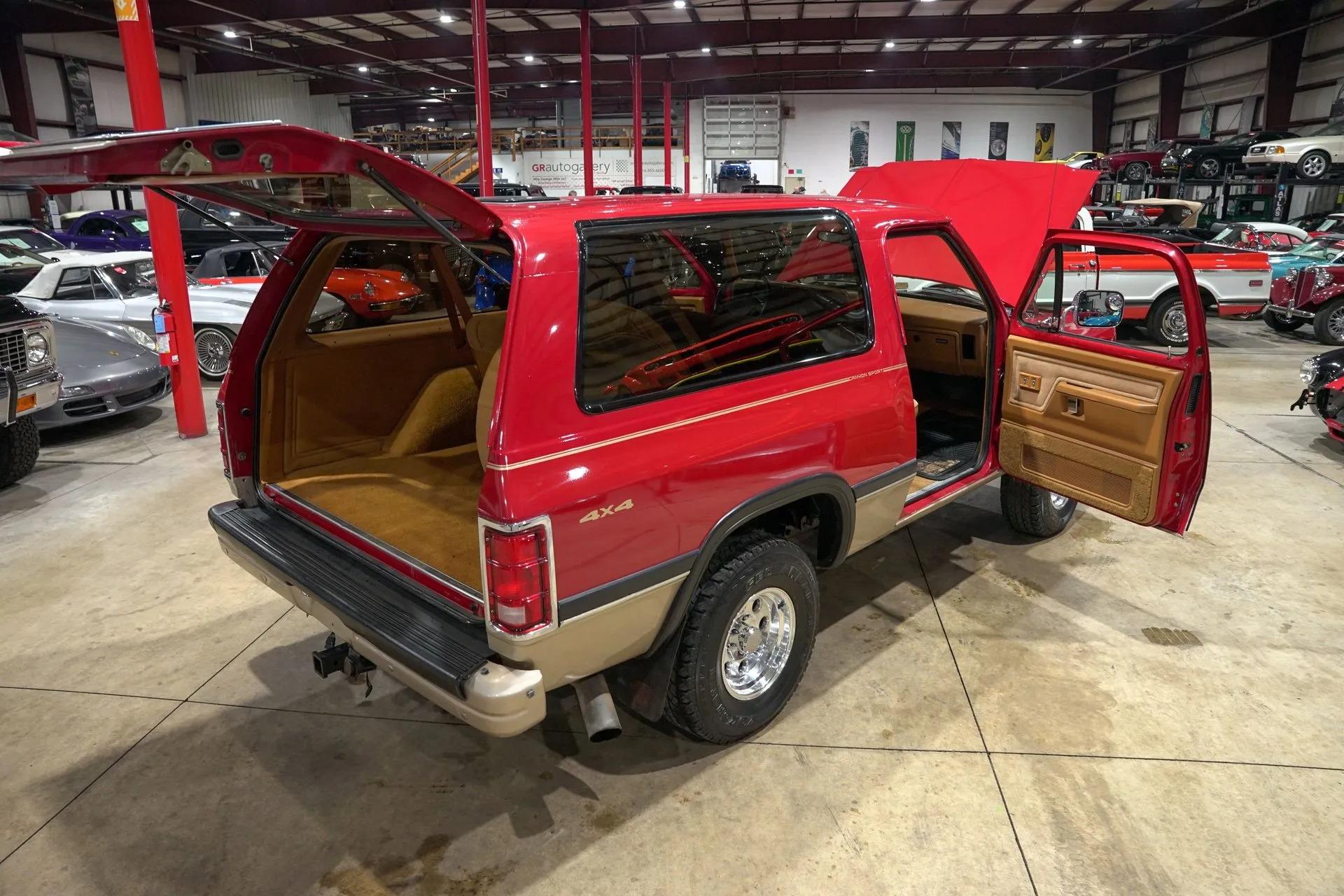1992 Dodge Ramcharger 150 LE Canyon Sport