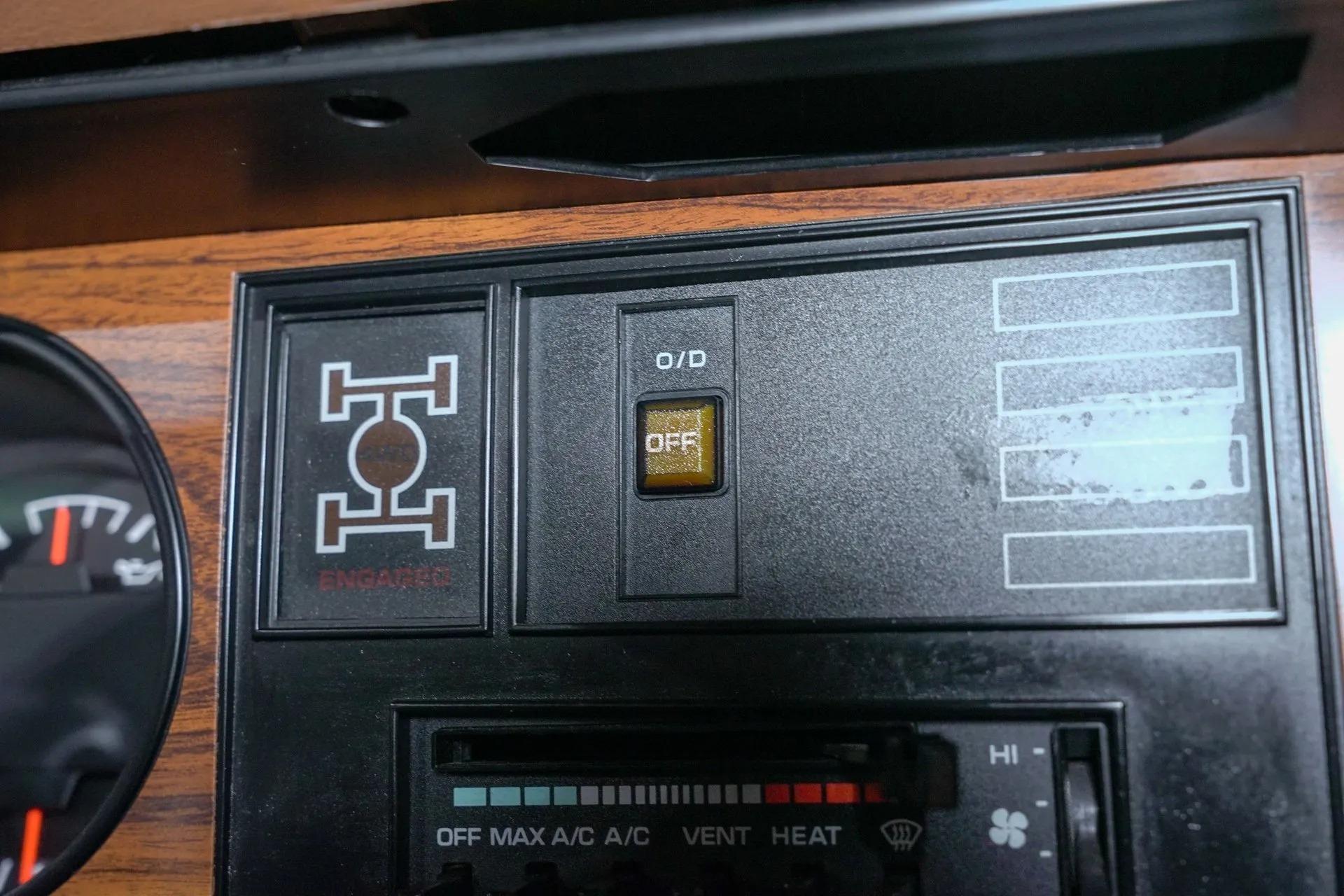 1992 Dodge Ramcharger 150 LE Canyon Sport