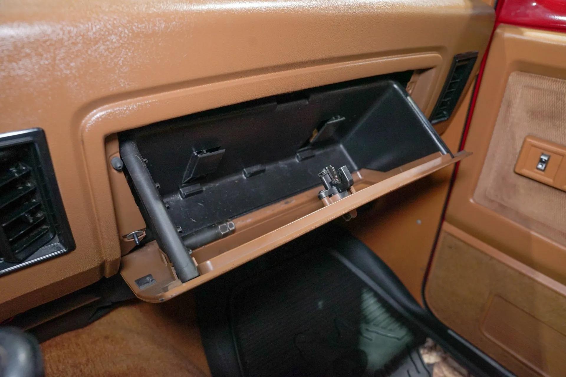 1992 Dodge Ramcharger 150 LE Canyon Sport