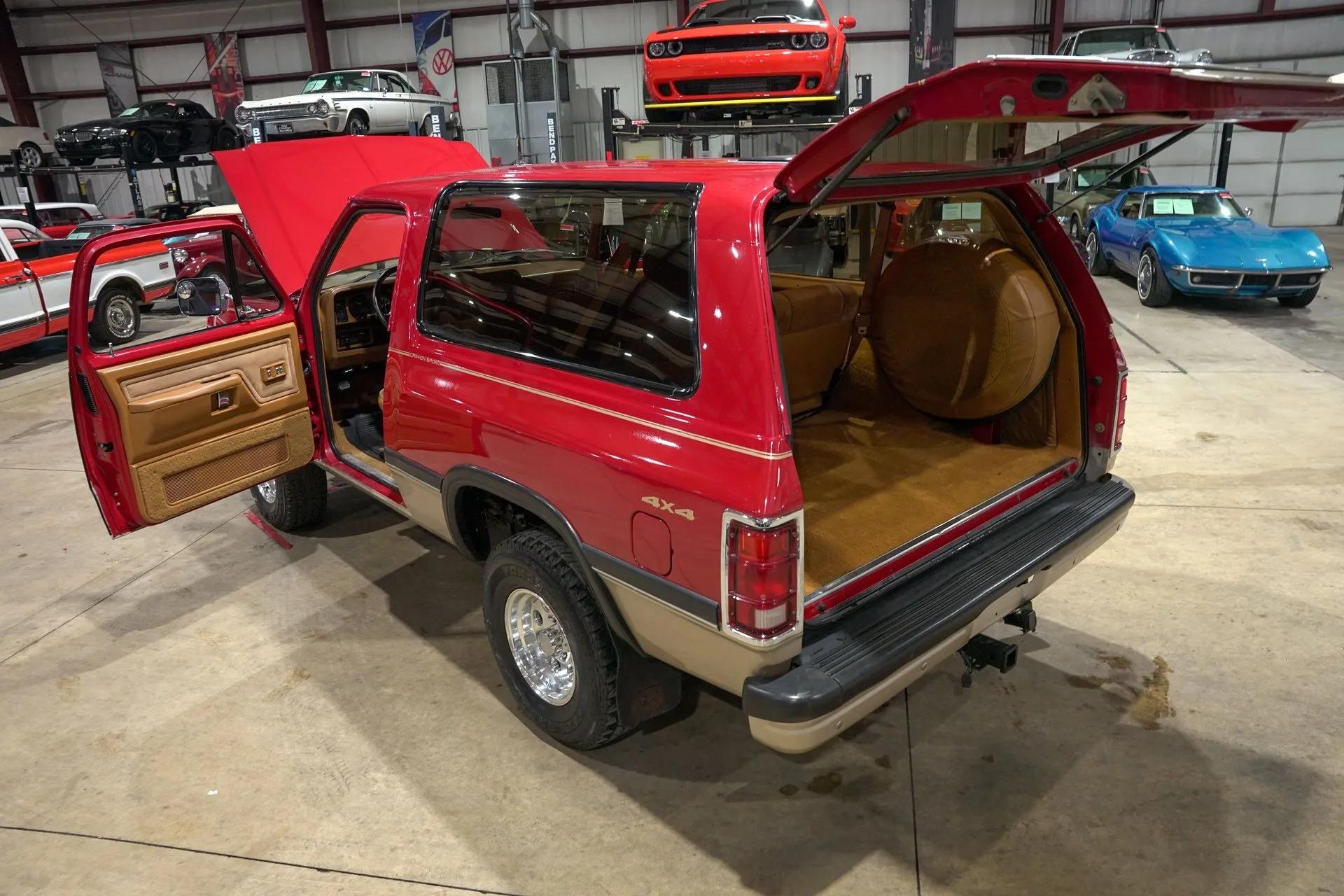 1992 Dodge Ramcharger 150 LE Canyon Sport