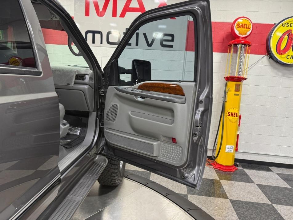 2002 Ford F-250 Lariat