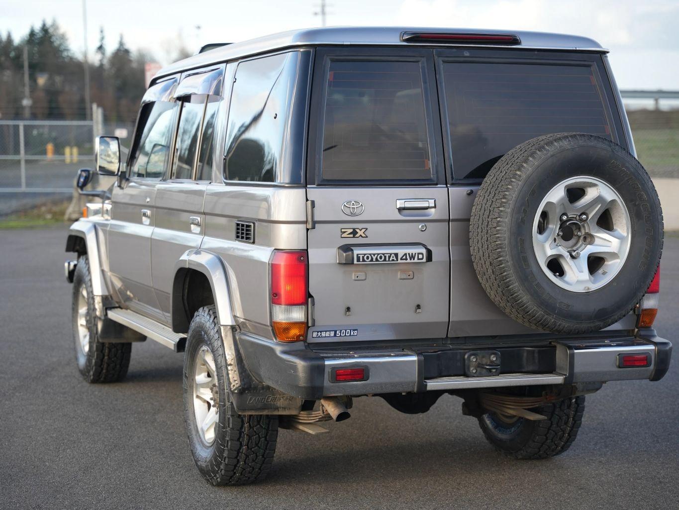 2000 Toyota Land Cruiser ZX