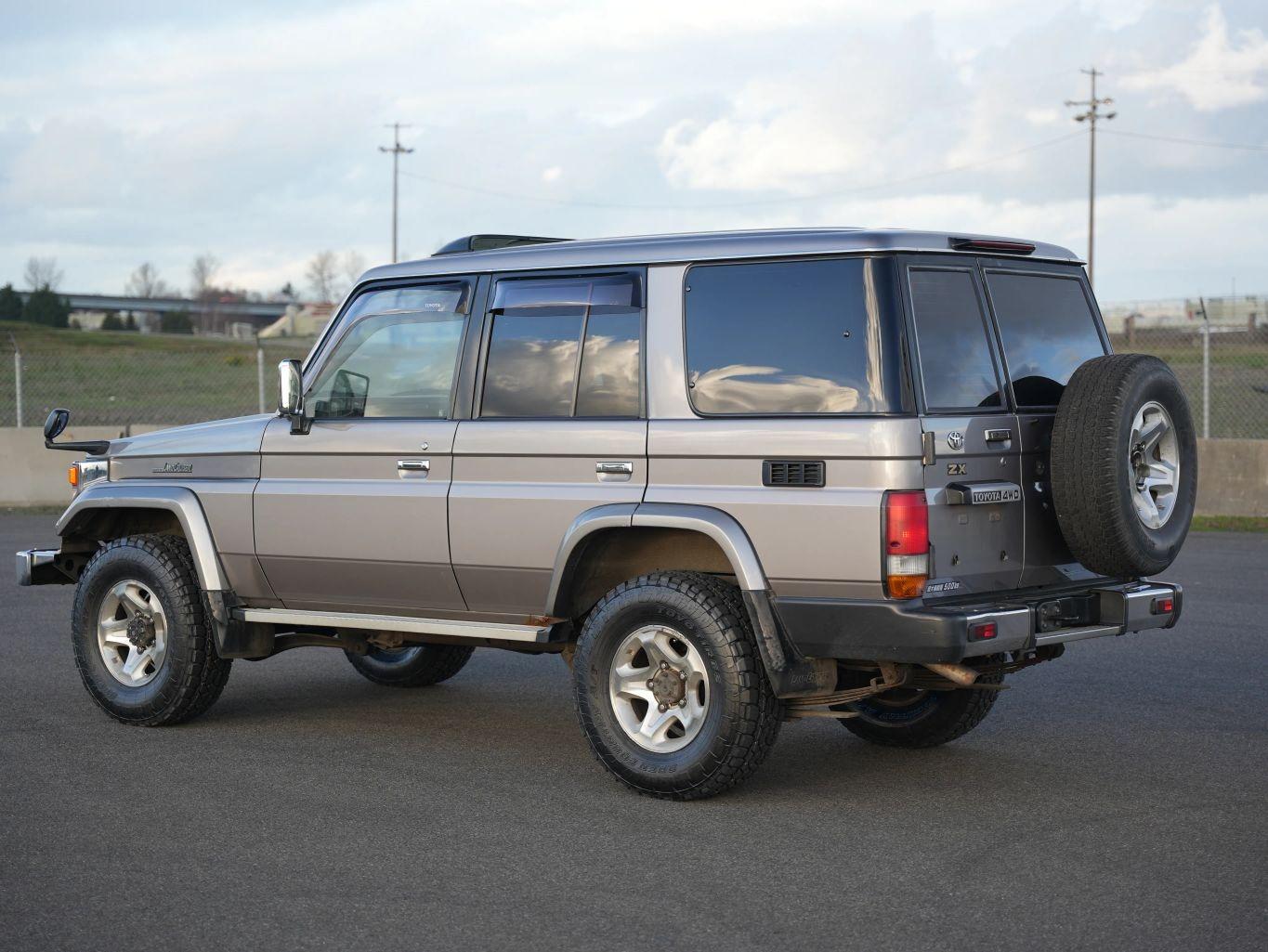 2000 Toyota Land Cruiser ZX
