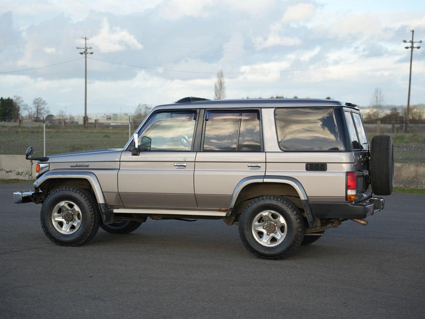 2000 Toyota Land Cruiser ZX
