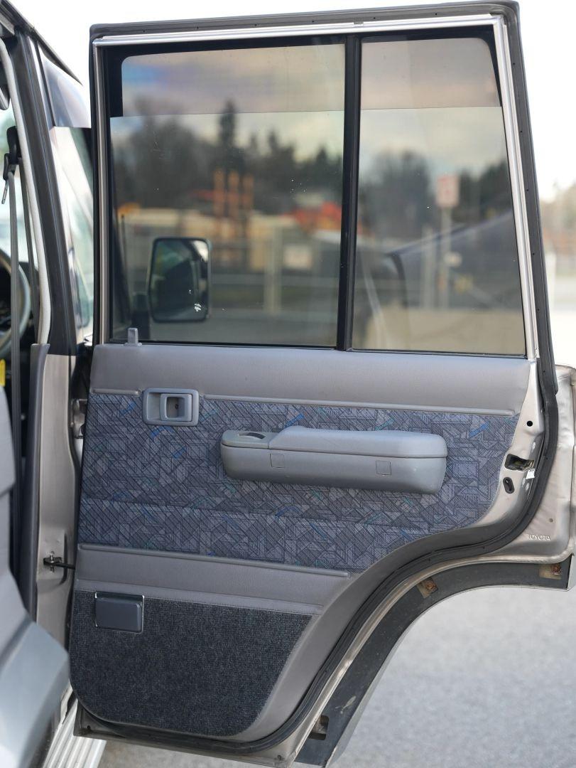 2000 Toyota Land Cruiser ZX