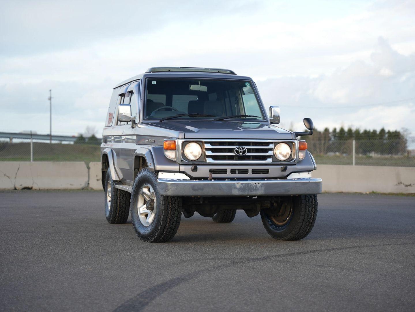 2000 Toyota Land Cruiser ZX