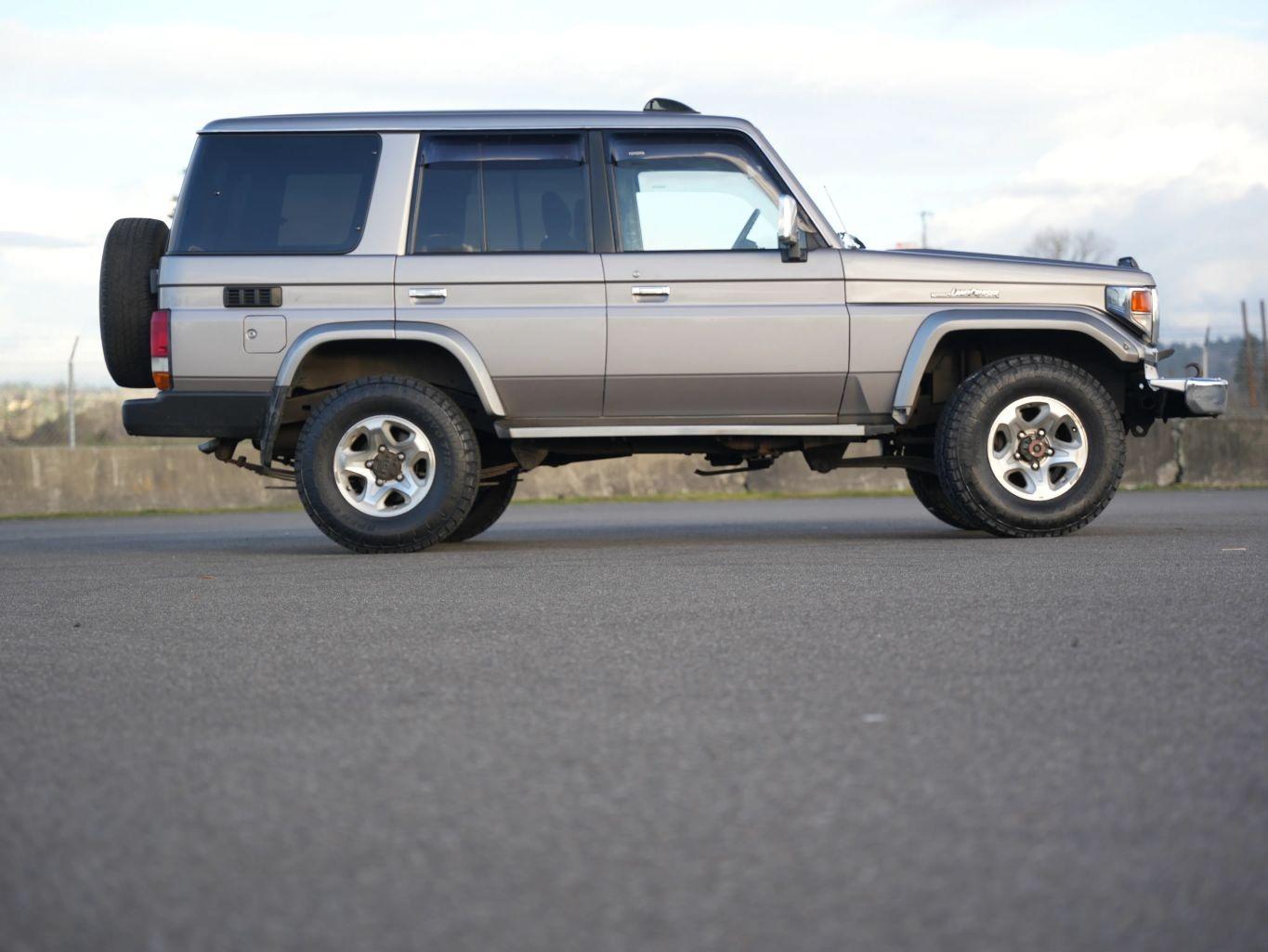 2000 Toyota Land Cruiser ZX
