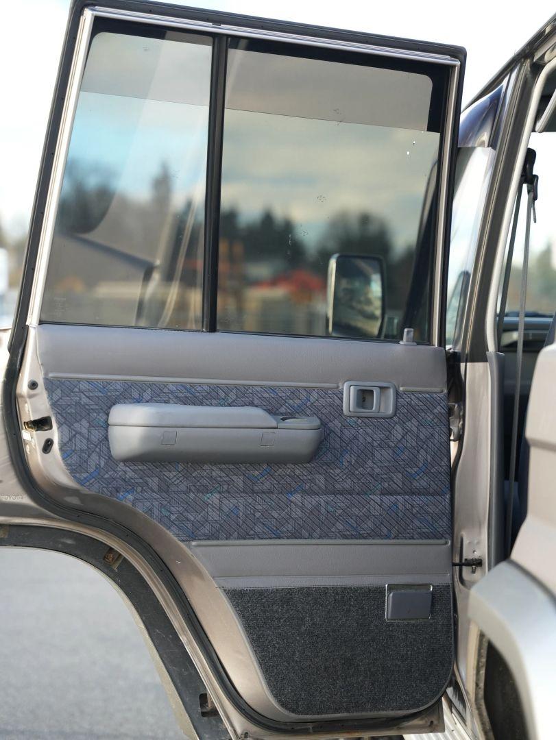 2000 Toyota Land Cruiser ZX