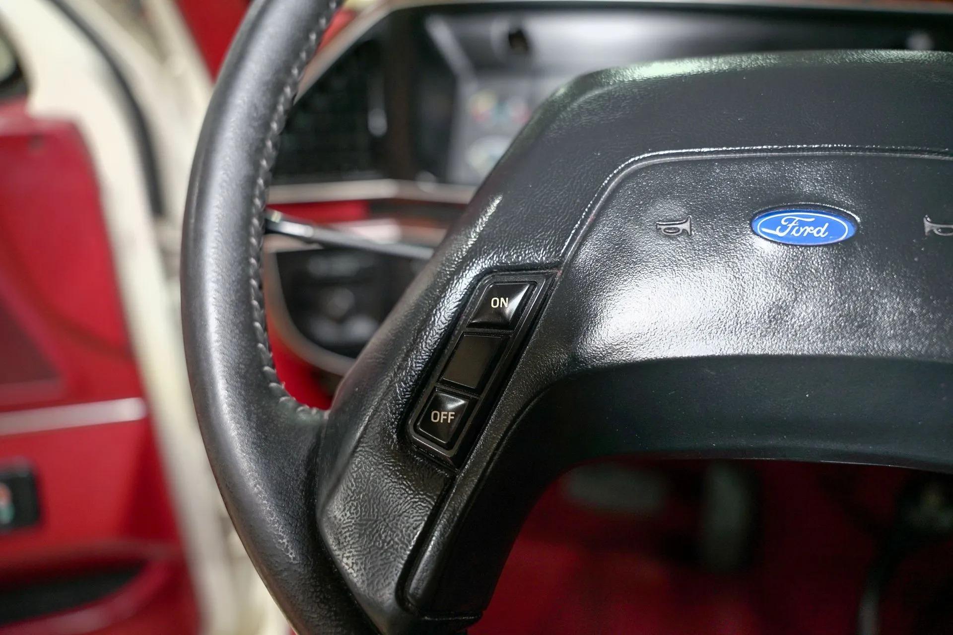 1990 Ford F-150 XLT Lariat