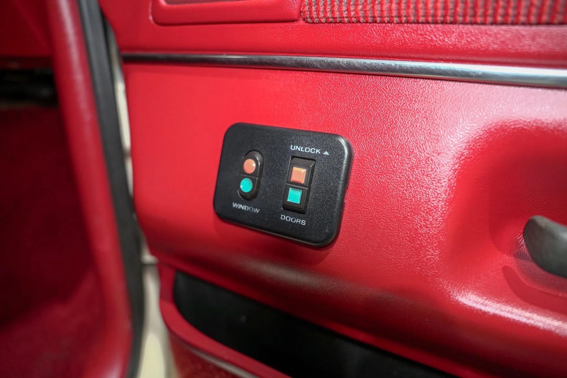 1990 Ford F-150 XLT Lariat