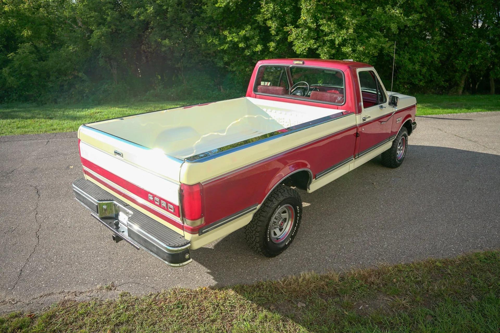 1990 Ford F-150 XLT Lariat
