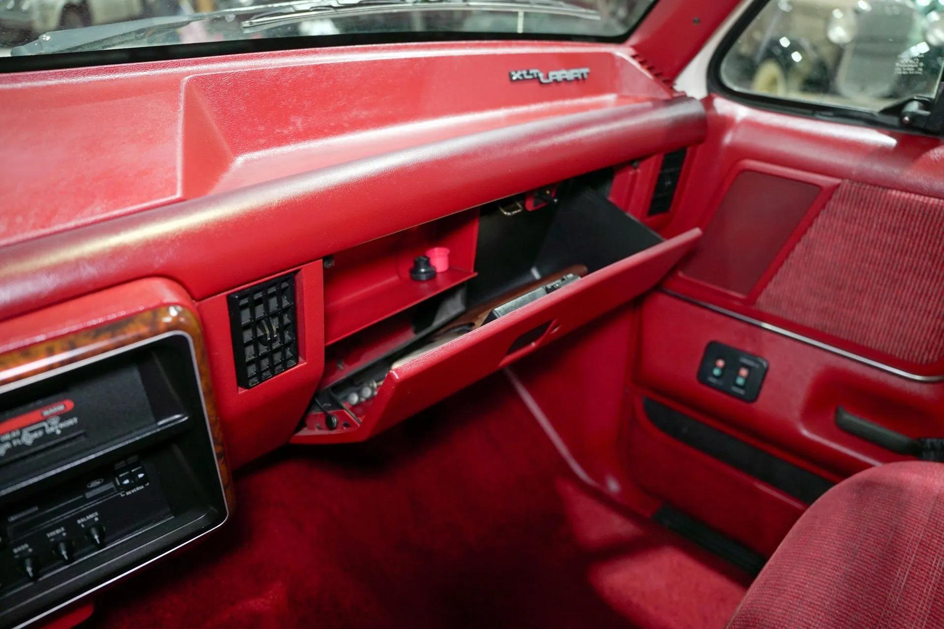 1990 Ford F-150 XLT Lariat