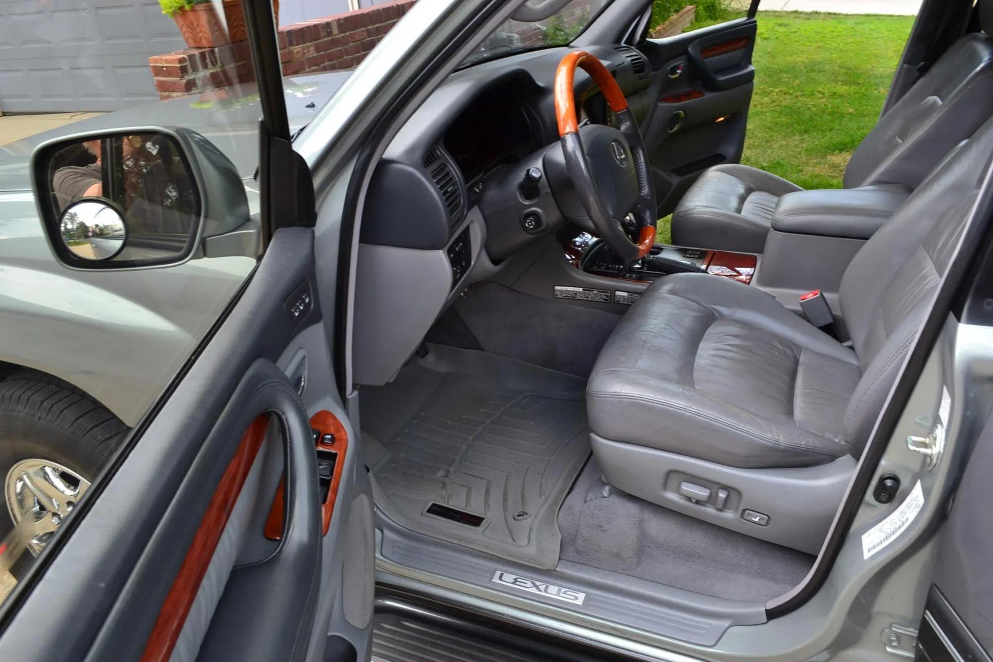 2002 Lexus LX 470