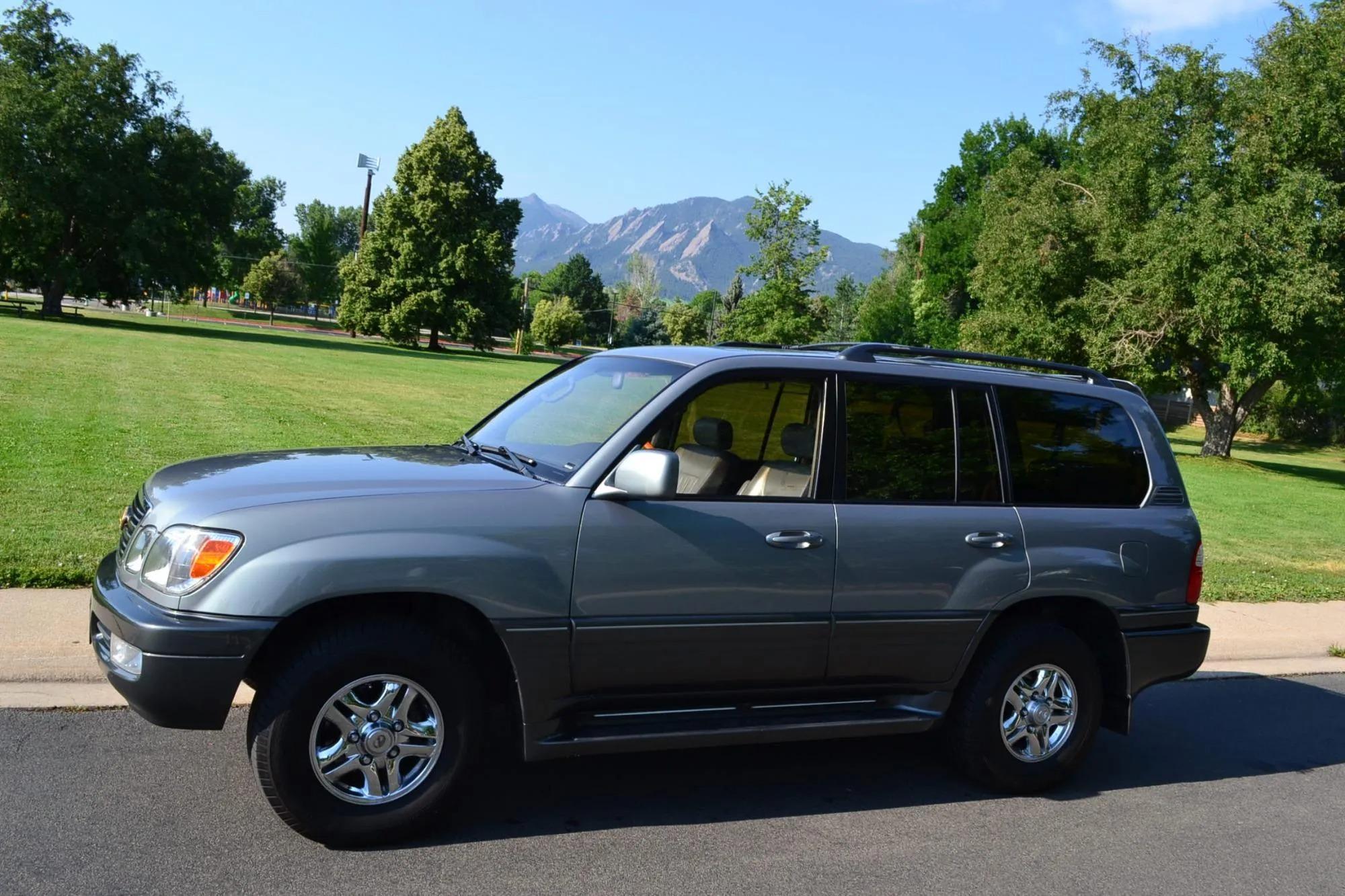 2002 Lexus LX 470 - 3