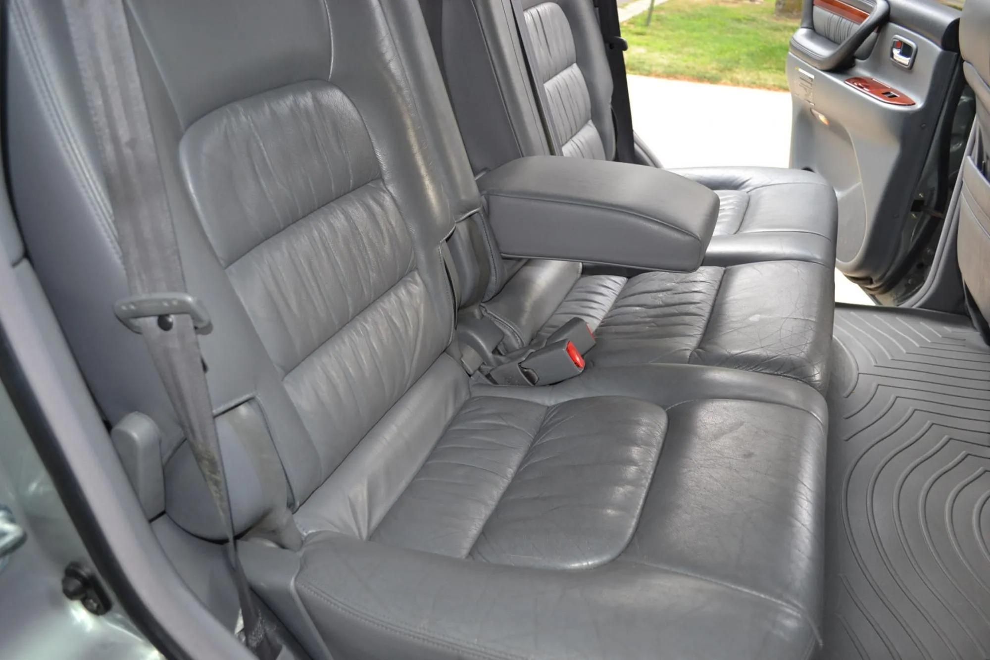 2002 Lexus LX 470