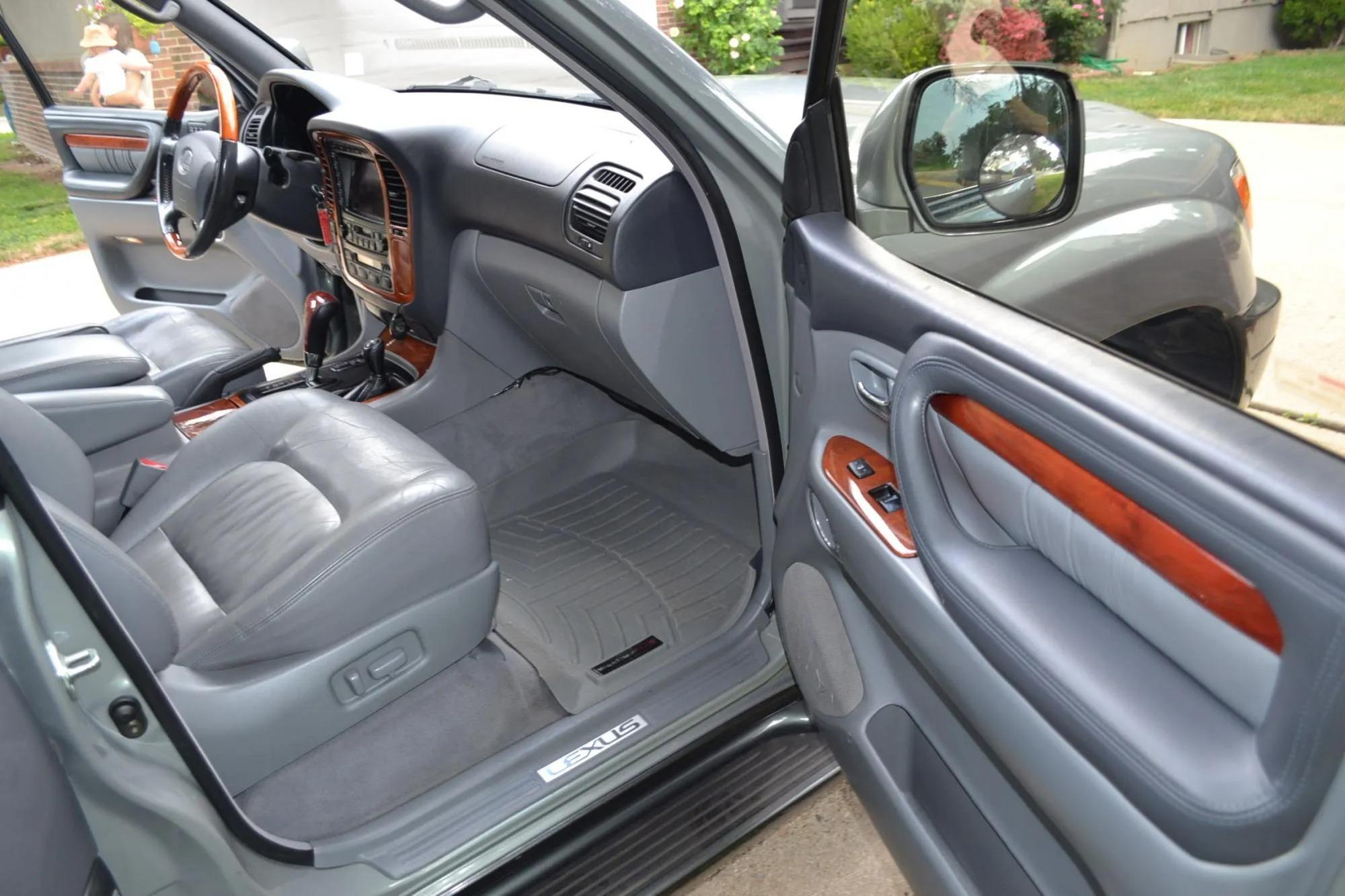 2002 Lexus LX 470