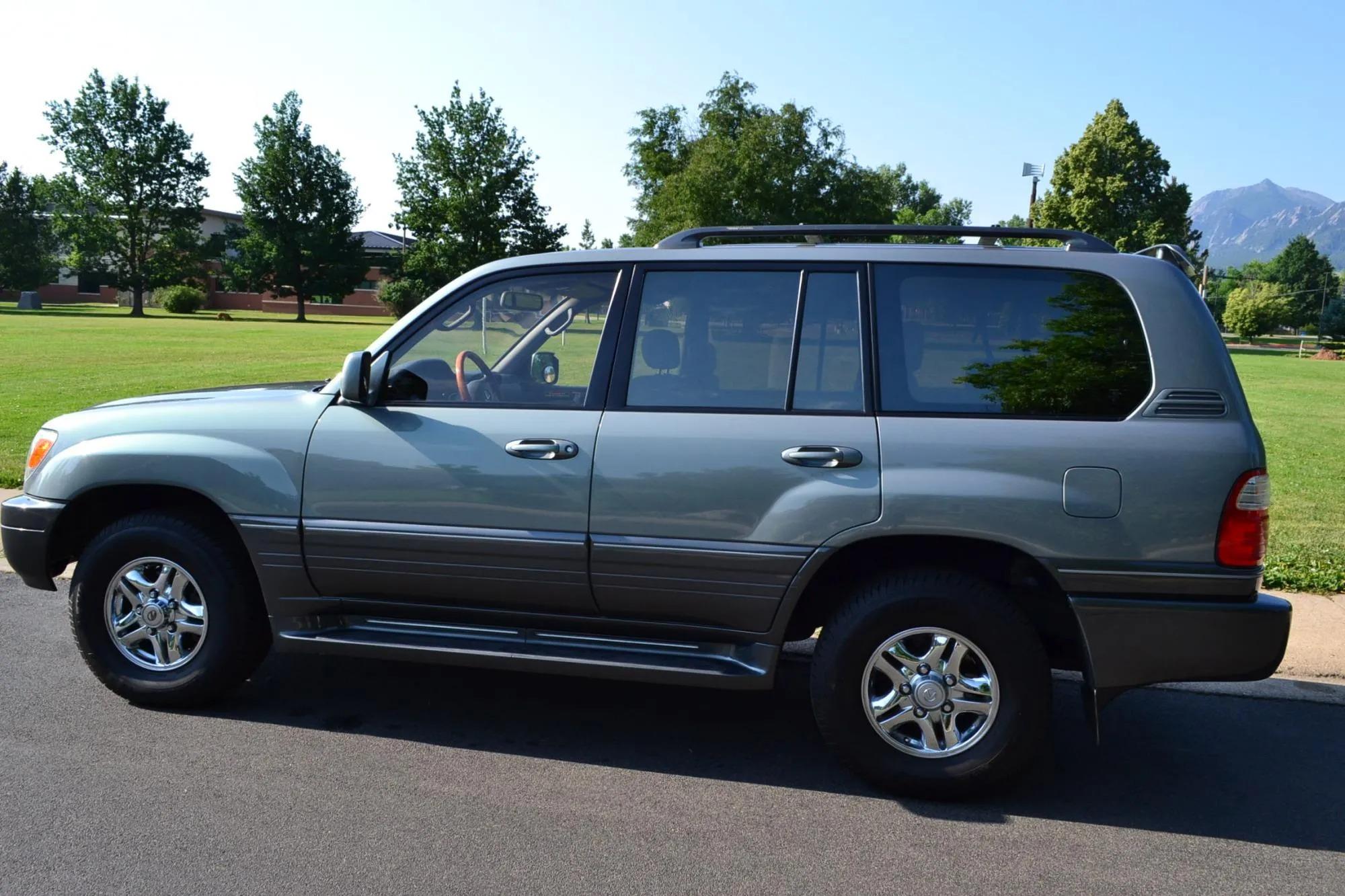 2002 Lexus LX 470