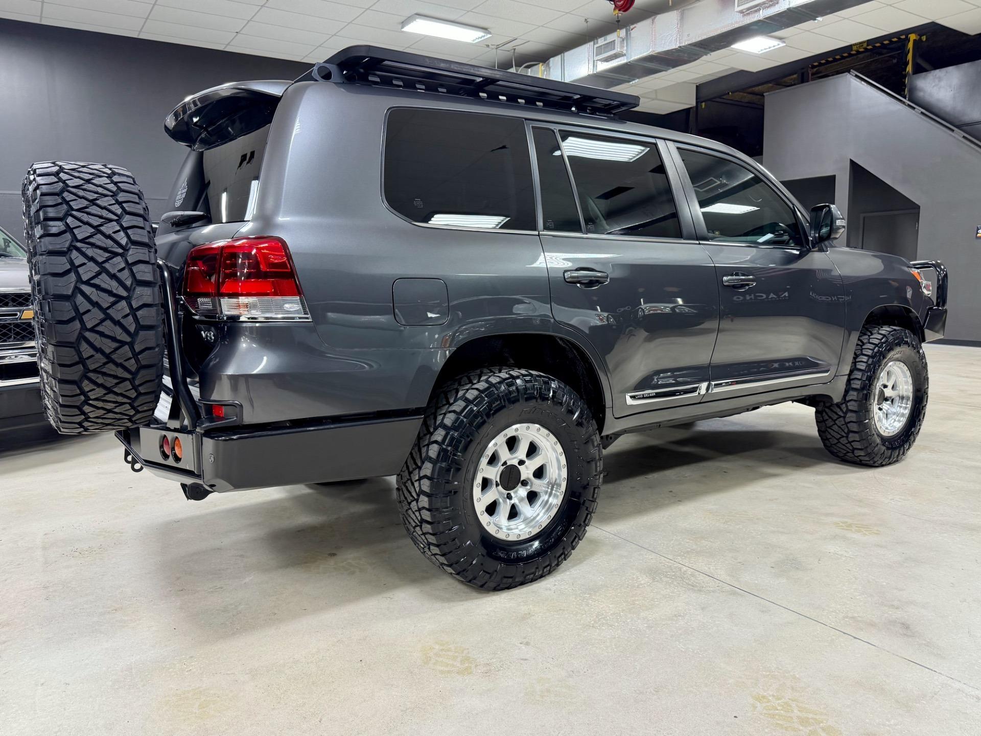 2019 Toyota Land Cruiser