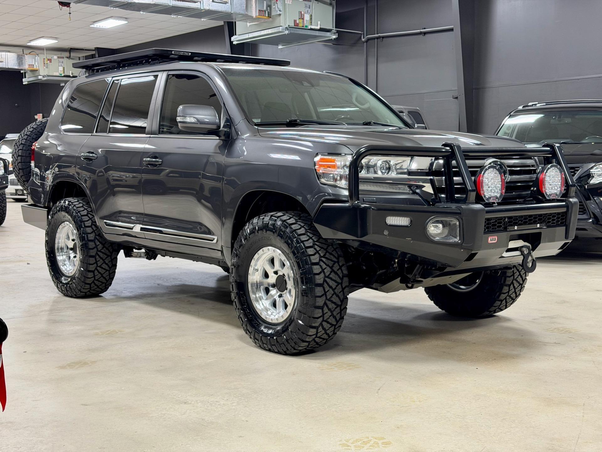 2019 Toyota Land Cruiser