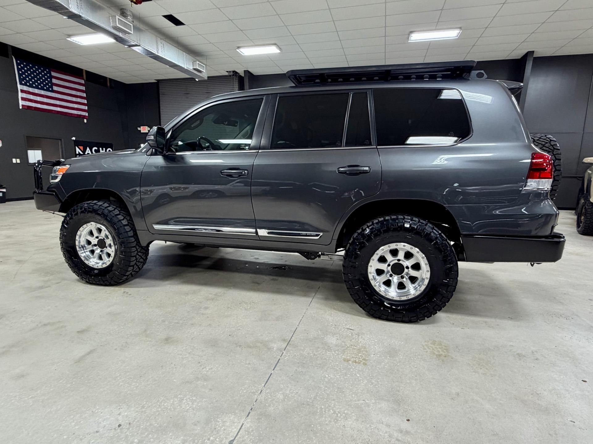 2019 Toyota Land Cruiser - 4