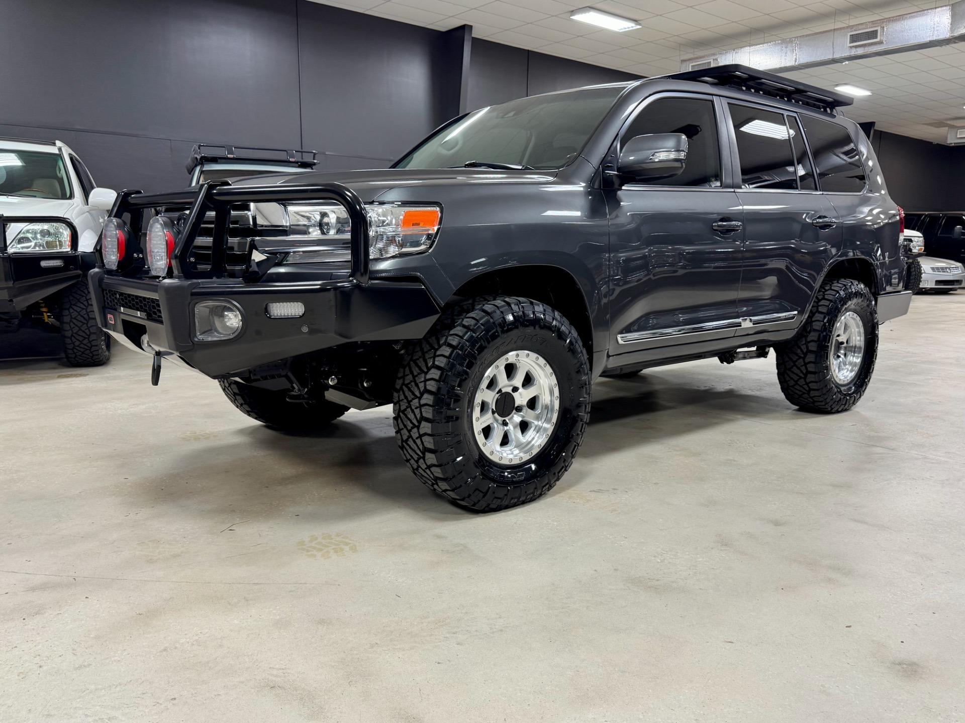 2019 Toyota Land Cruiser - 2