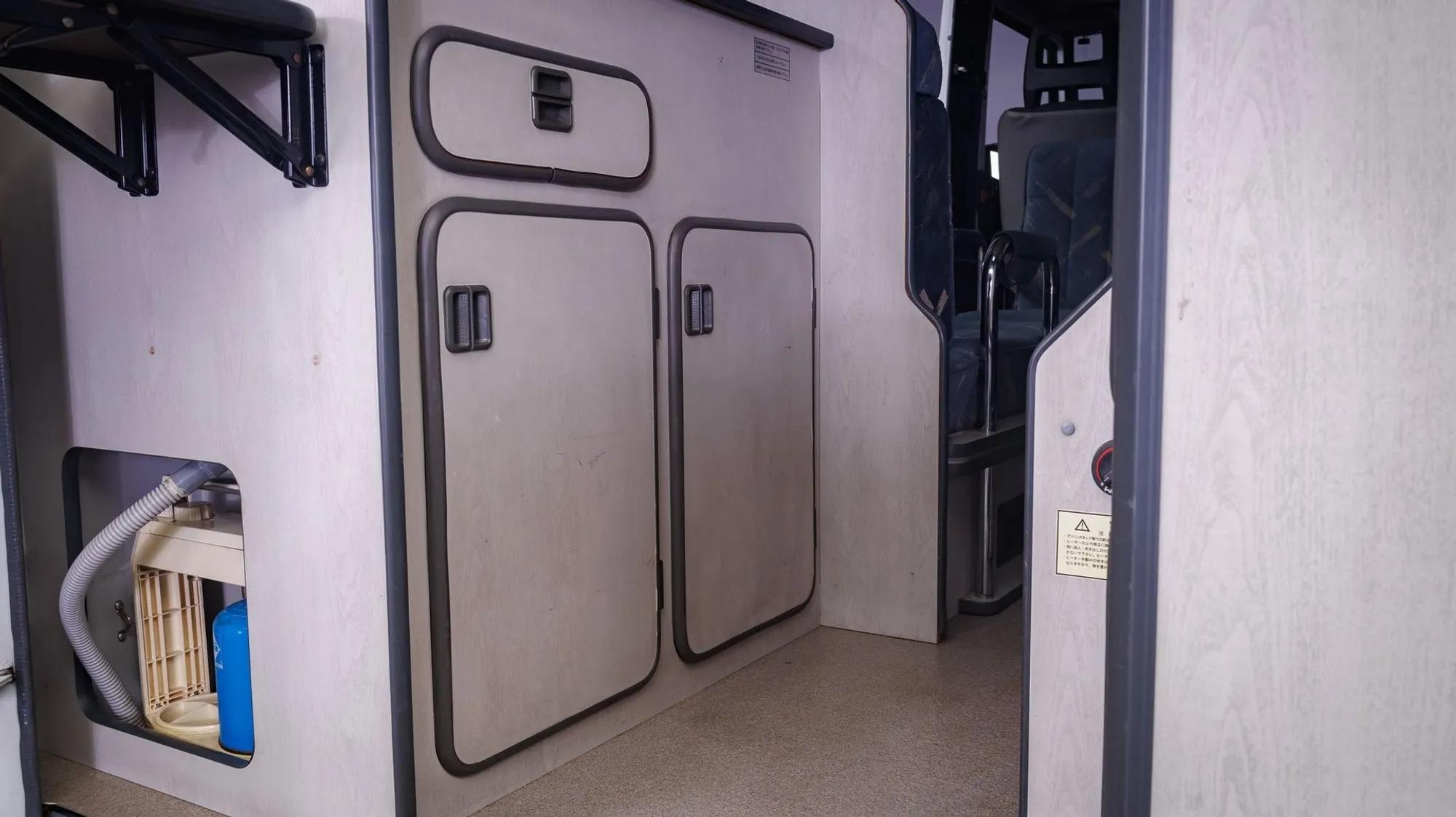 1993 Mercedes-Benz 100D Camper