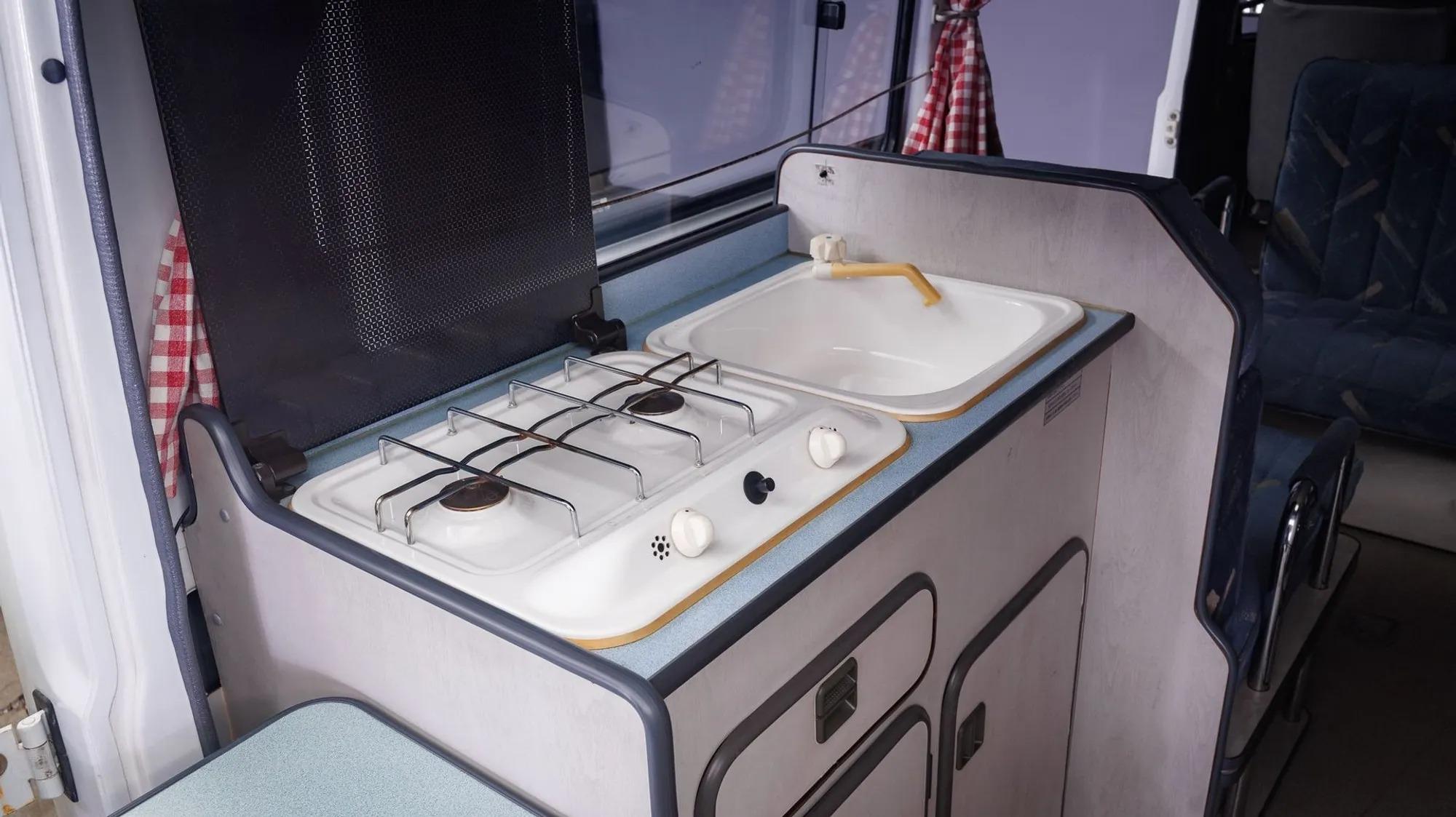 1993 Mercedes-Benz 100D Camper