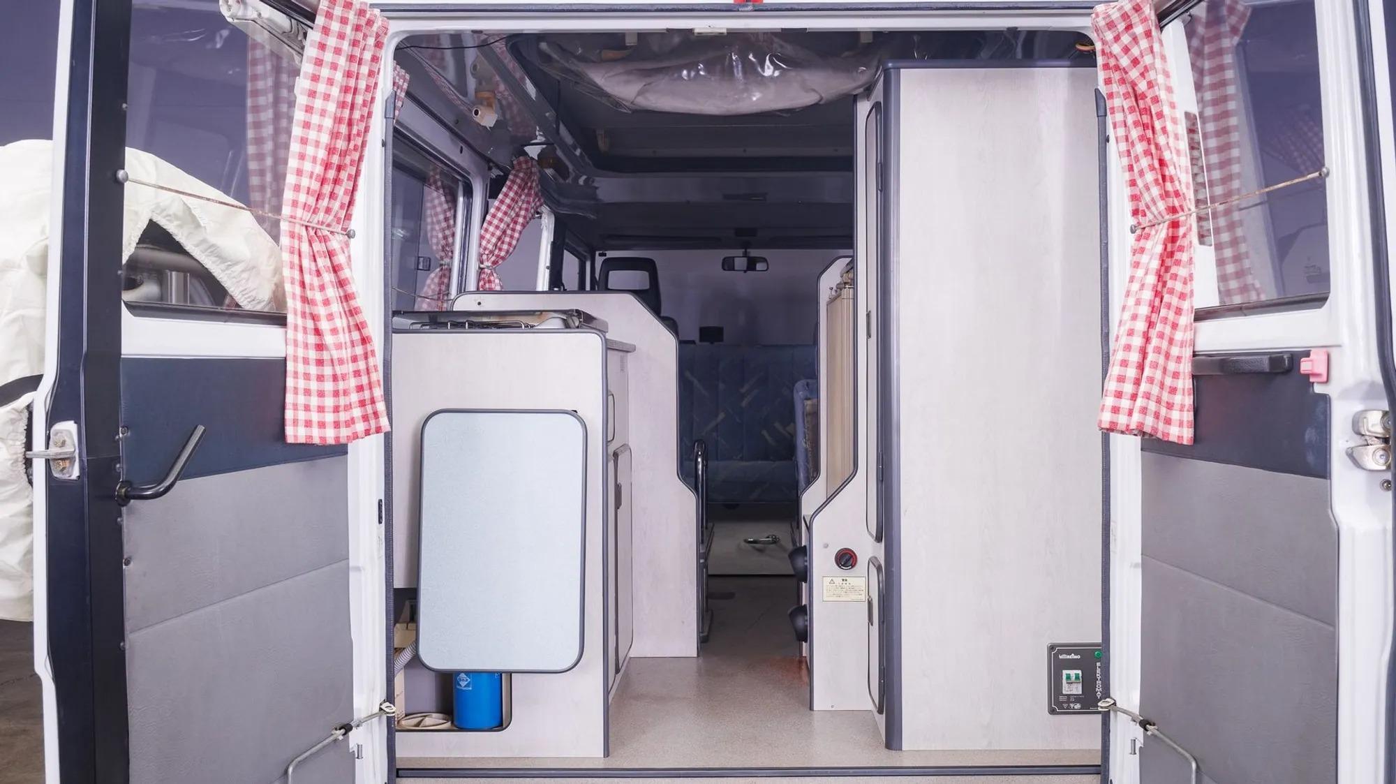 1993 Mercedes-Benz 100D Camper