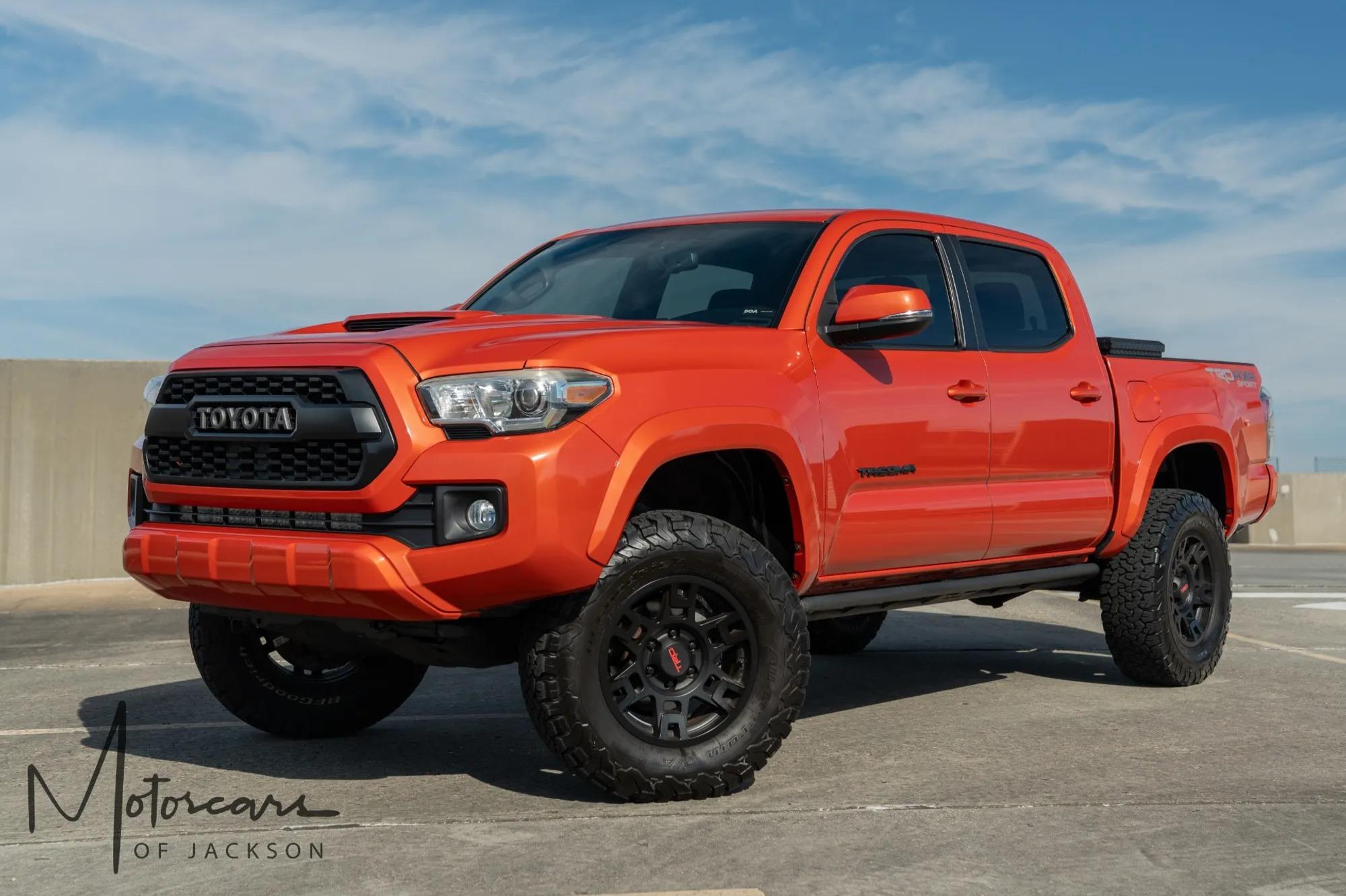 2017 Toyota Tacoma TRD Sport - 5