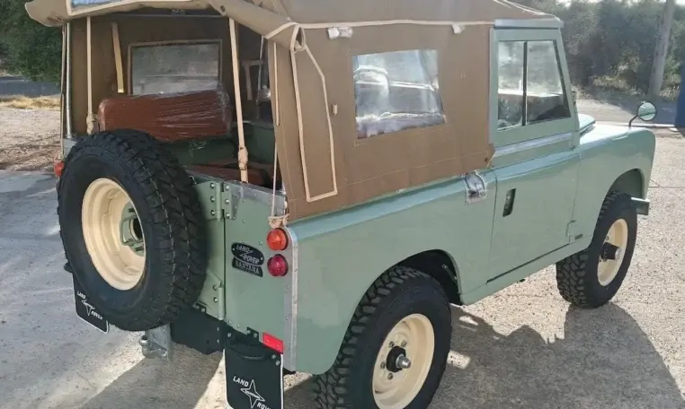 1981 Land Rover Defender Santana 88 - 2