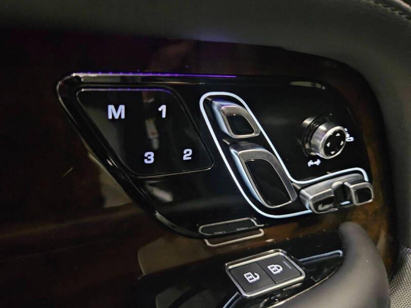 2021 Range Rover P525 HSE Westminster Edition