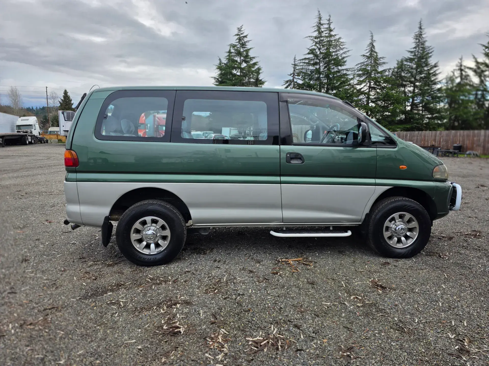 1997 Mitsubishi Delica Space Gear Exceed