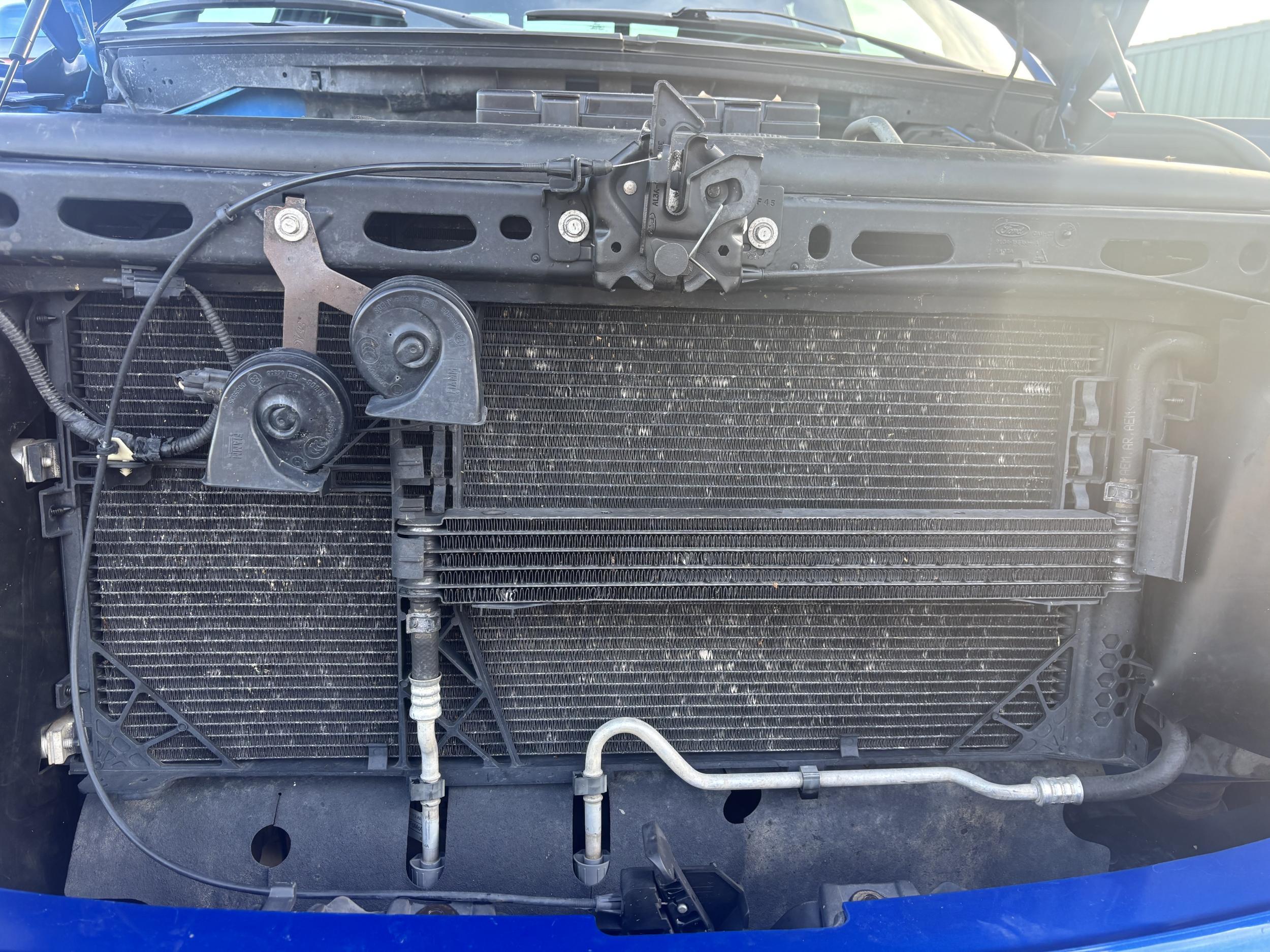 6.2L V8-Powered 2013 Ford F-150 SVT Raptor