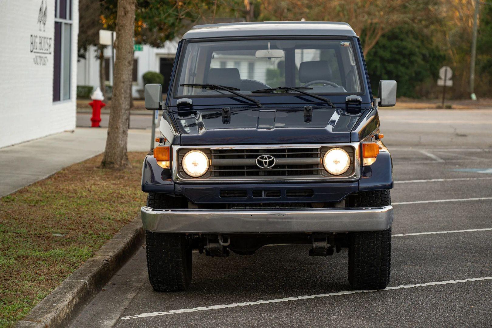 1999 Toyota Land Cruiser HZJ73 - 4