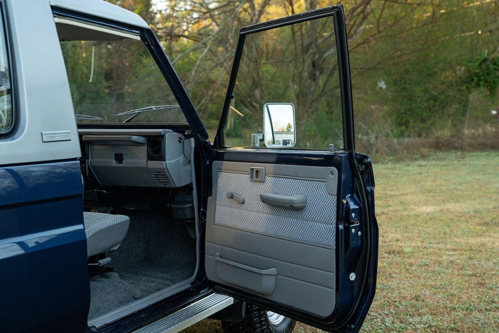 1999 Toyota Land Cruiser HZJ73