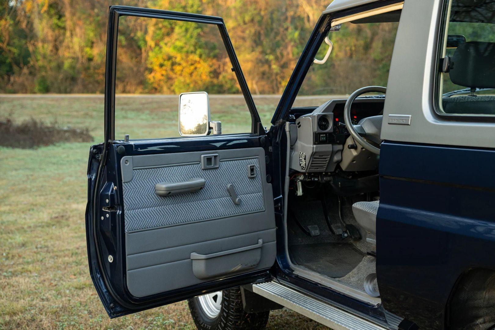 1999 Toyota Land Cruiser HZJ73