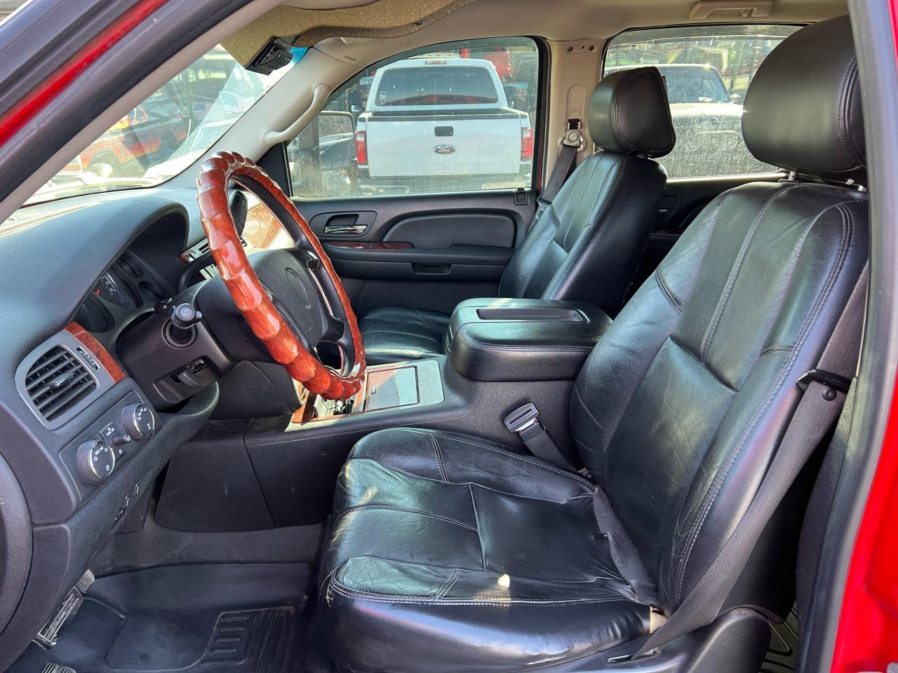 2009 Chevrolet Suburban - 5