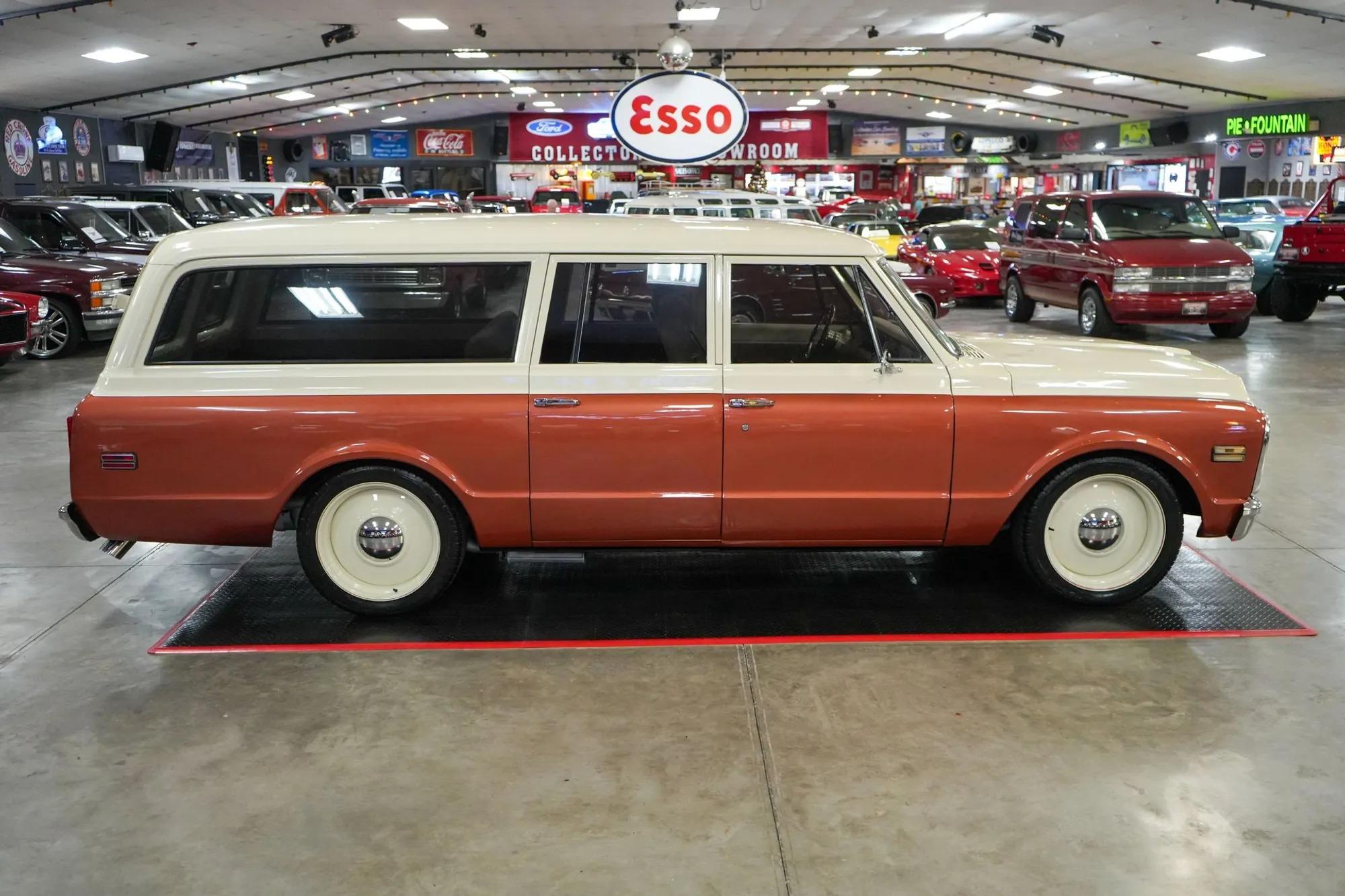 1969 Chevrolet Suburban