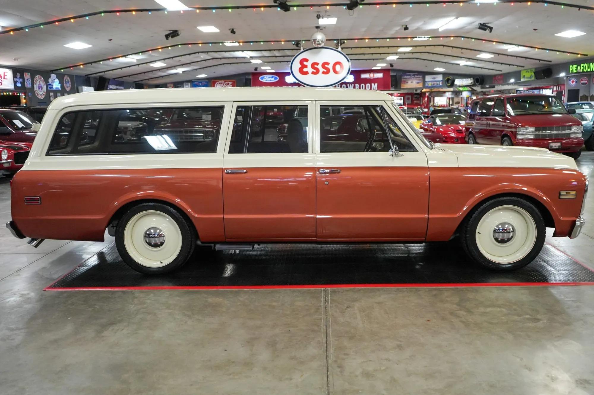 1969 Chevrolet Suburban