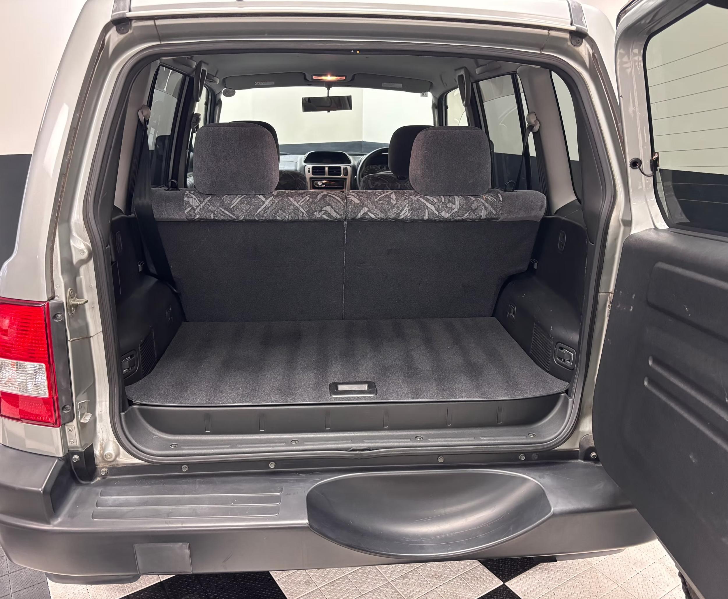 2000 Mitsubishi Pajero IO