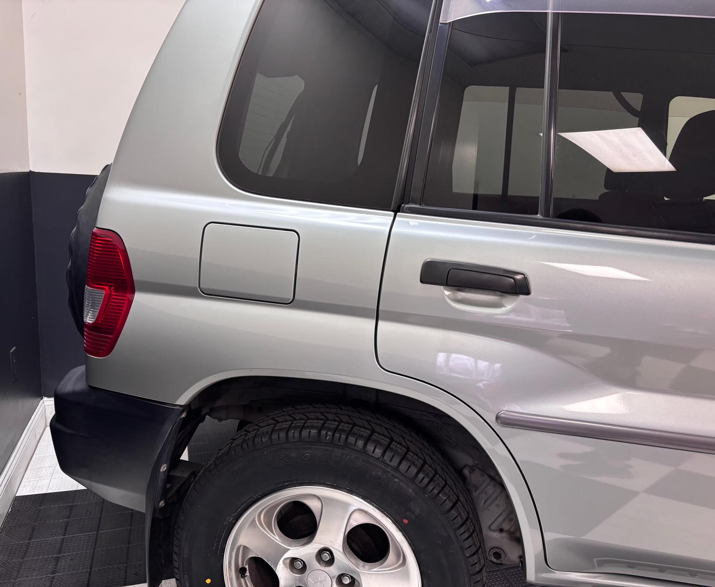 2000 Mitsubishi Pajero IO