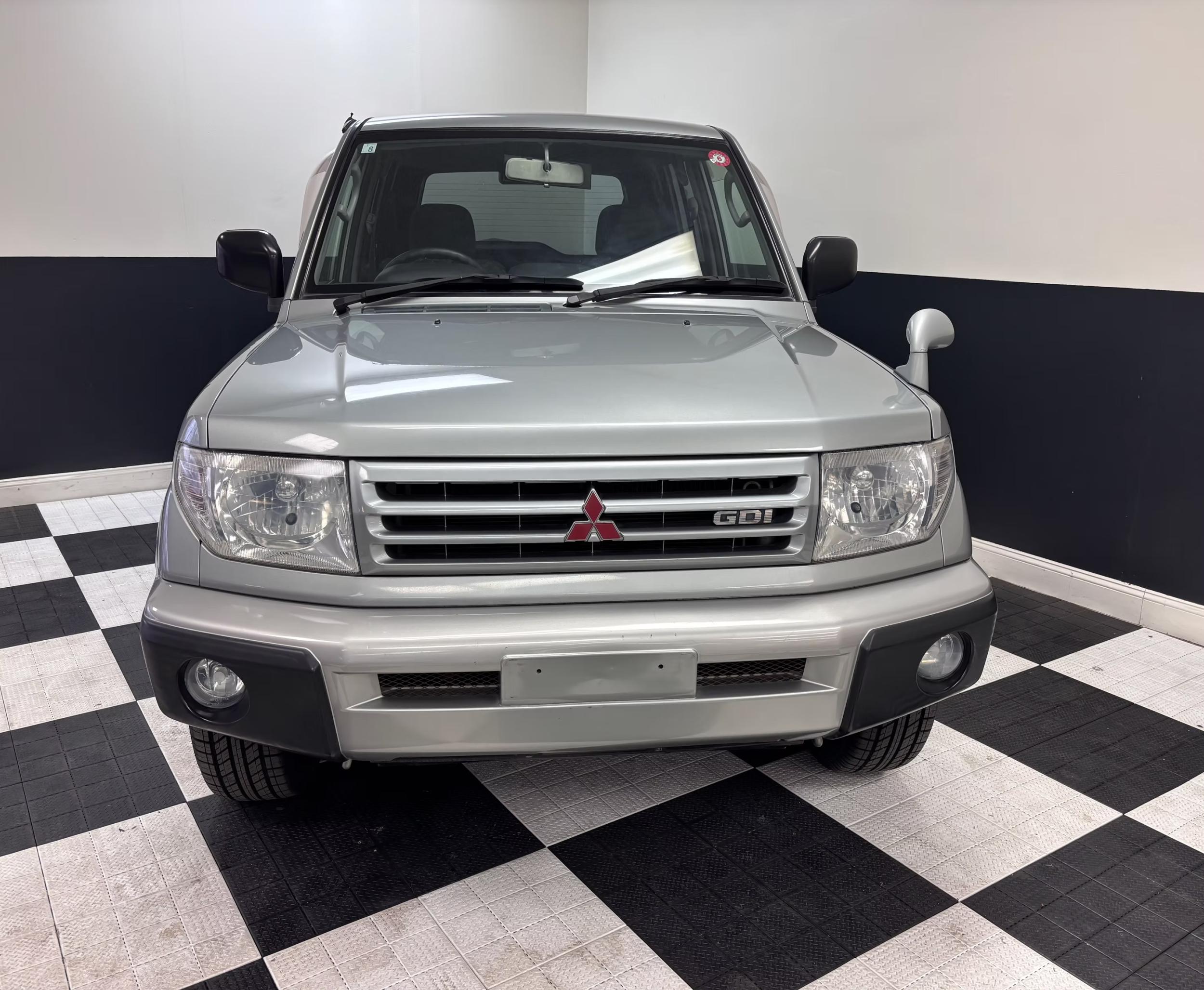 2000 Mitsubishi Pajero IO - 4