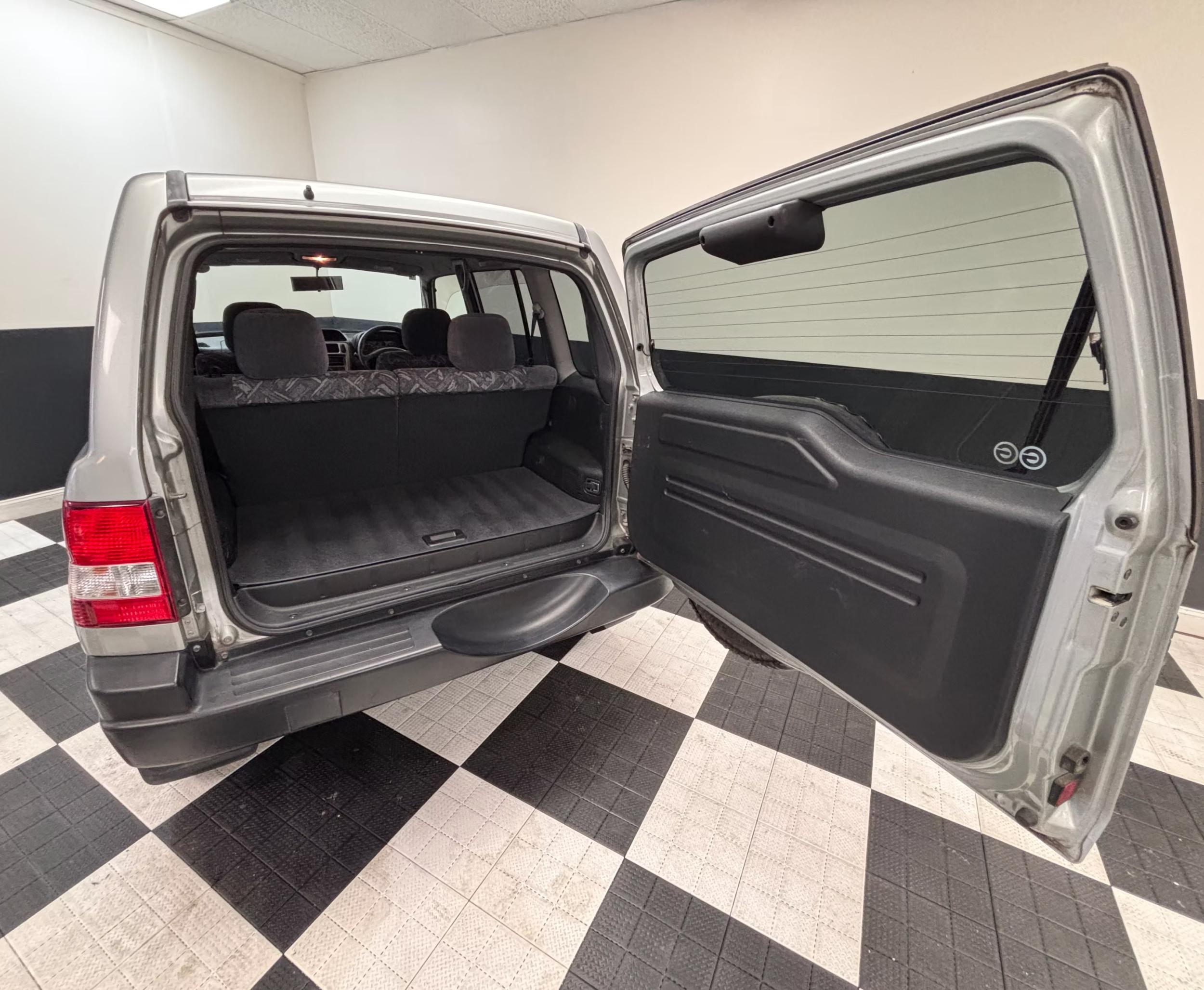 2000 Mitsubishi Pajero IO