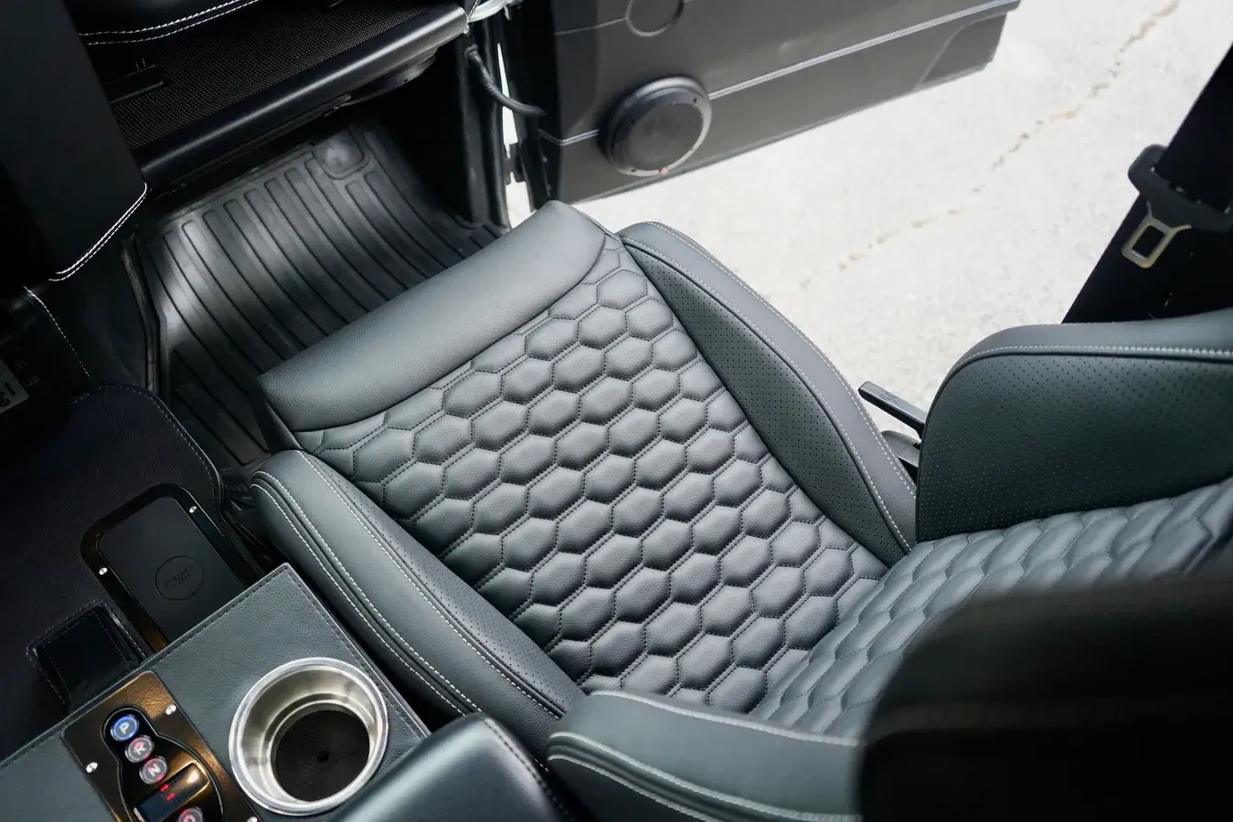 2022 Land Rover Defender Double Cab Pickup