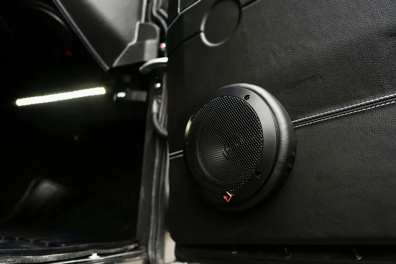 2022 Land Rover Defender Double Cab Pickup