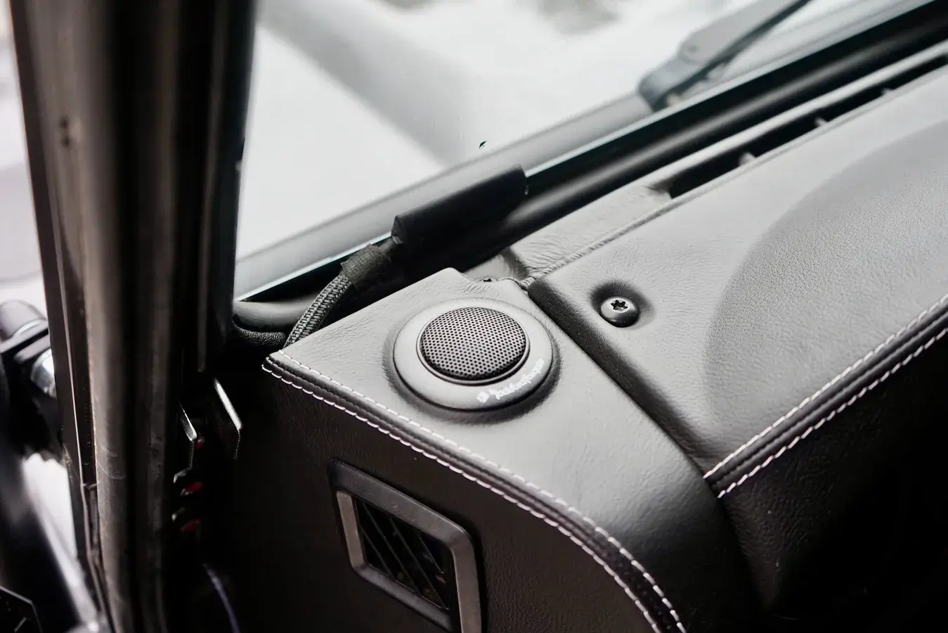 2022 Land Rover Defender Double Cab Pickup