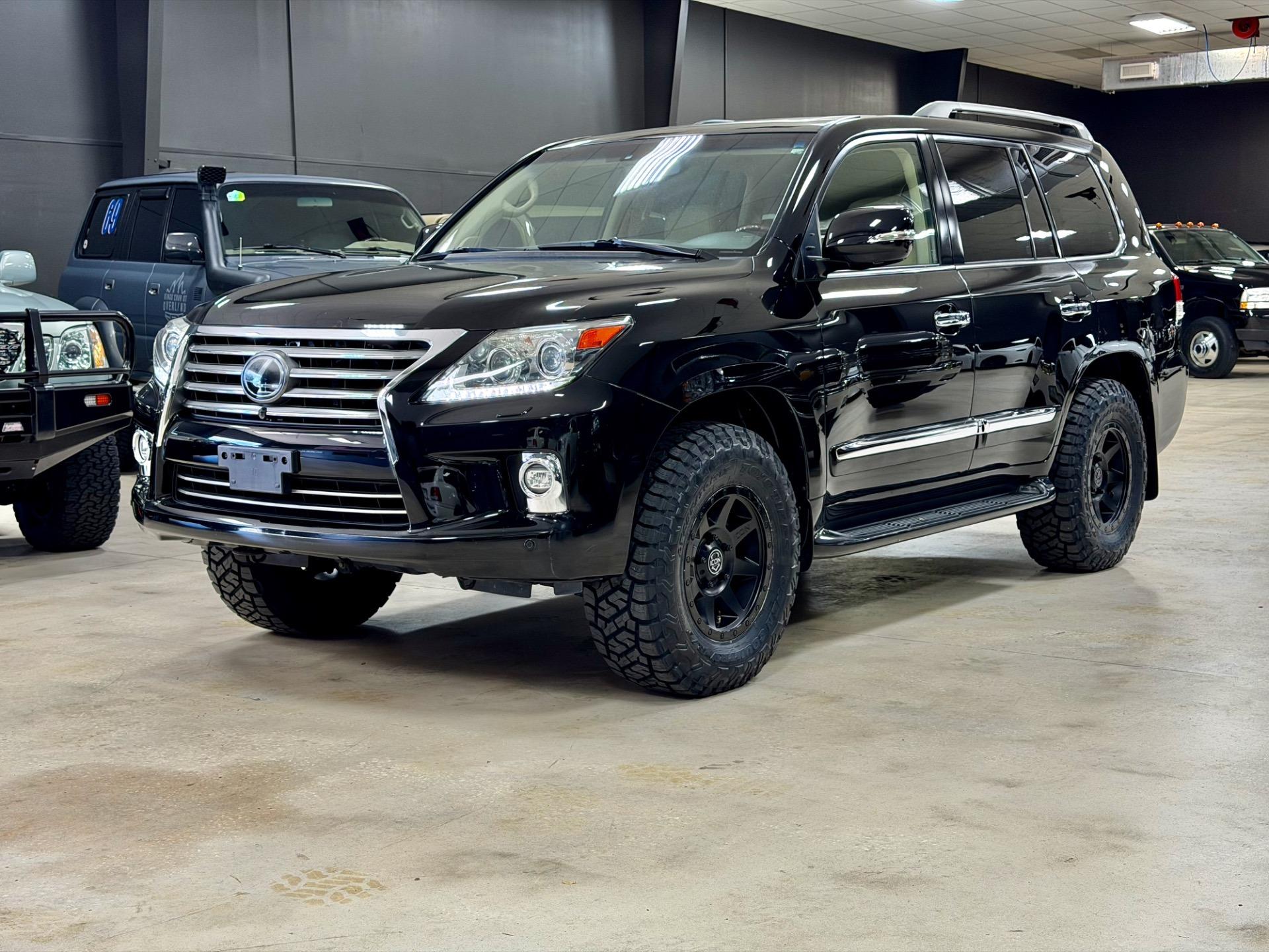  Lexus LX