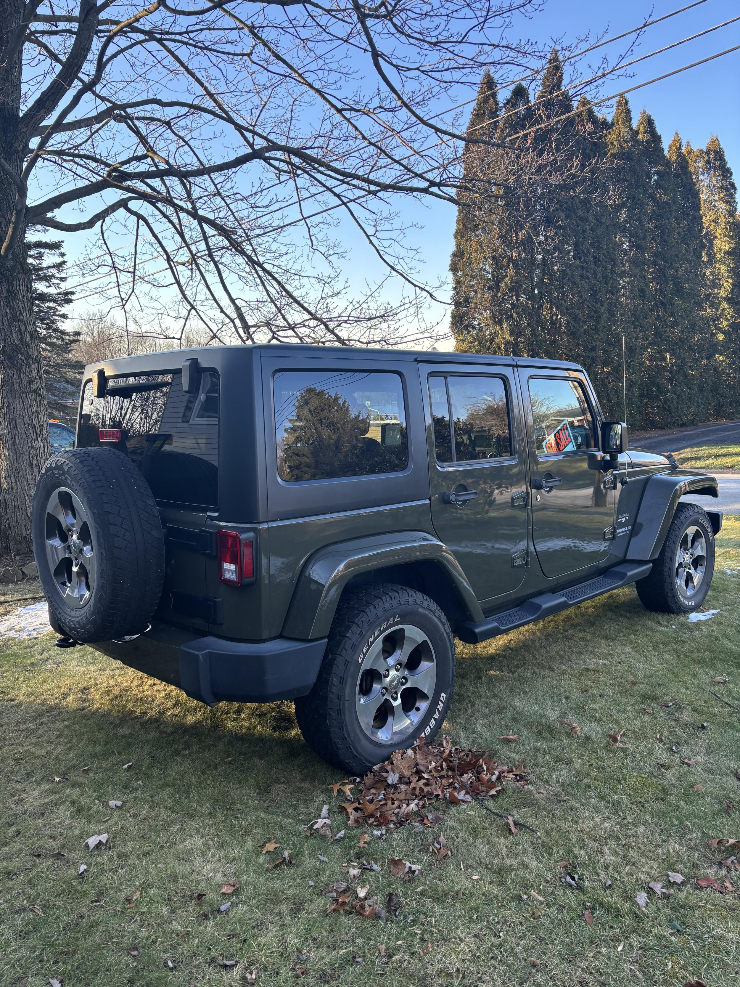 2016 Jeep Wrangler Unlimited Sahara - 4